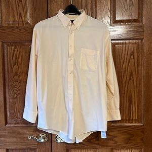 Lands’ End men’s pale yellow No Iron Original Oxford